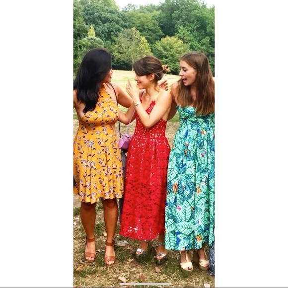 Amazing quality red cocktail dress - Picture 2 of 5